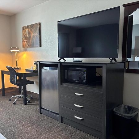 Baymont By Wyndham Chester Il Exterior foto